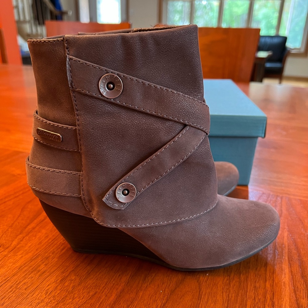 NWT Blowfish slouchy wedge ankle boot 7 1/2